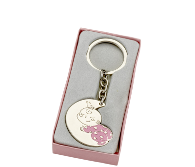 llavero rosa bebé con luna para personalizar con detrás como detalle de bautizo para los invitados